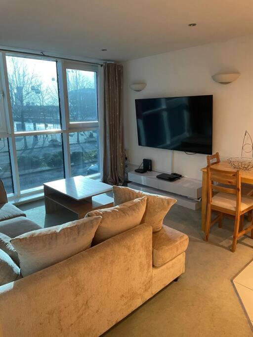 1 Bedroom Apartment Royal Docks Londres Exterior foto
