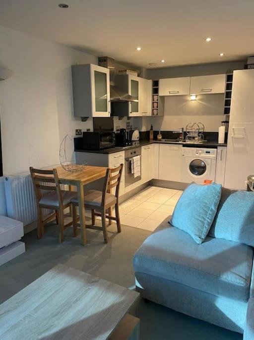 1 Bedroom Apartment Royal Docks Londres Exterior foto